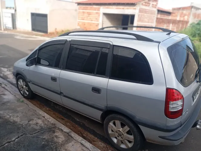 Chevrolet Zafira 2.0/ CD 2.0 8V MPFI 5P Mec. 2001