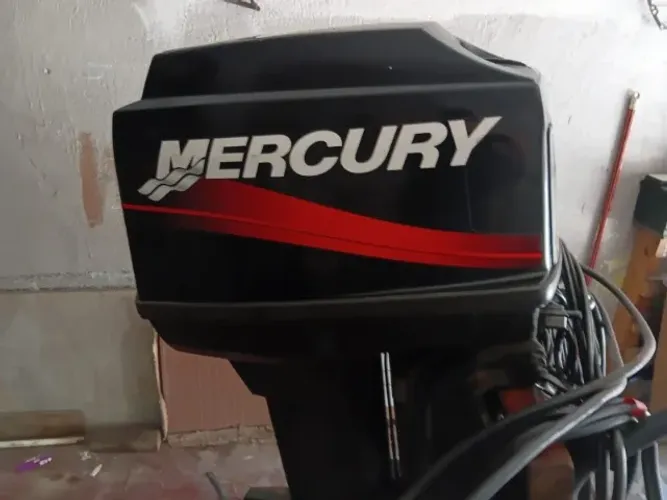 Motor de Popa Mercury 60 HP 2002 com Power Trim e Comando