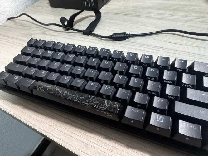TECLADO HYPERX ALLOY 60 - COM NF