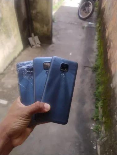 Vendo 3 celulares Motorola moto e7 