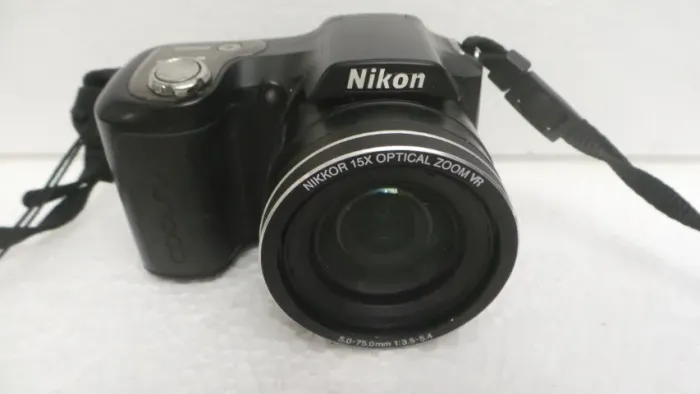 MÁQUINA FOTOGRÁFICA DIGITAL NIKON COOLPIX L100 PRECISANDO PEQUENO REPARO