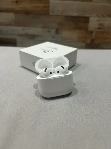 AirPods 4
