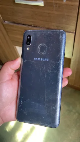 Samsung A20