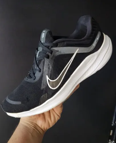 Tênis Nike Quest 5 Original Preto/Branco - Tam 41 Tênis confortável, leve e versátil.