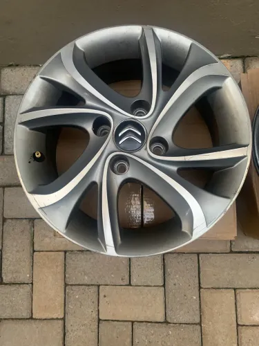 Roda 15, Citroen C3 tendance, original  .2013  Perfeito estado