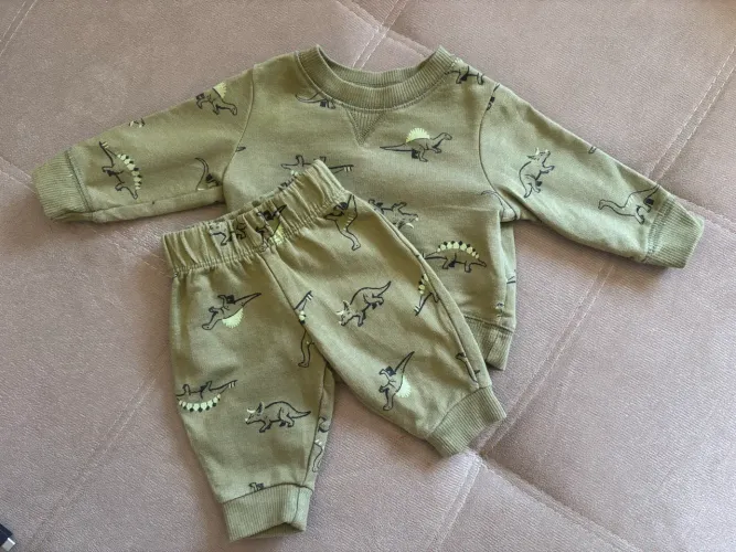 Roupas carters RN