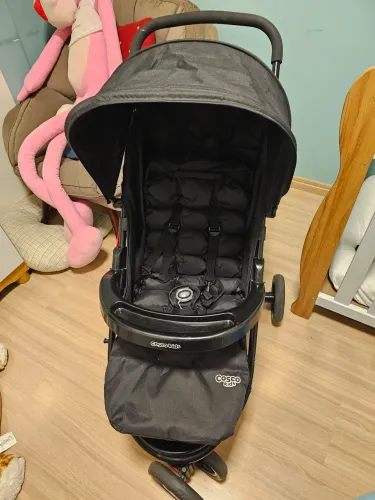 Carrinho bebê + bebê conforto + base CoscoKids