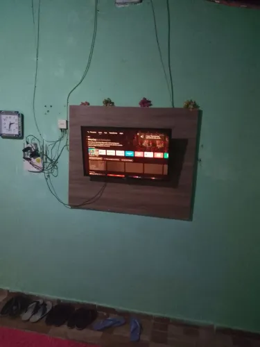 Televisão de 32 polegadas smartv com painel