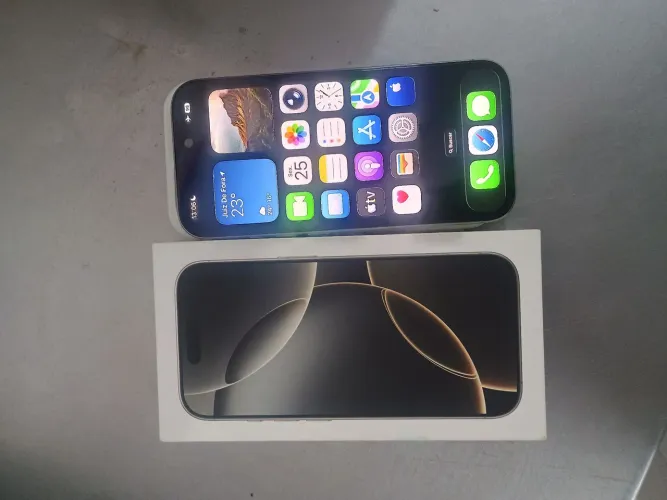 Vendo iPhone 16 pro novo