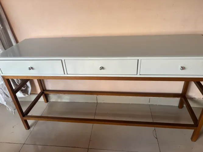Aparador laqueado novo