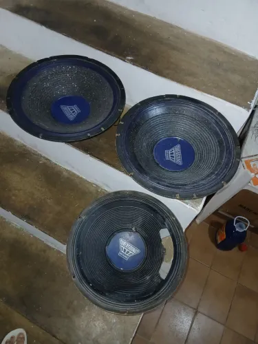 Auto falantes 15 de 550 wats para reformar