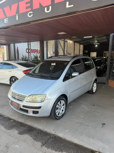 Fiat Idea ELX 1.4 MPI Fire Flex 8V 5P 2010