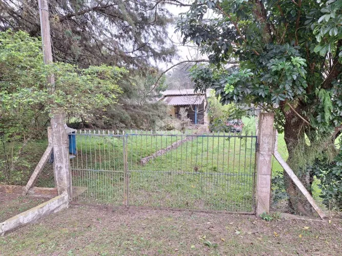 Sitio com casinha em Viamao RS