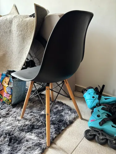 Cadeira Eames Eiffel Preta
