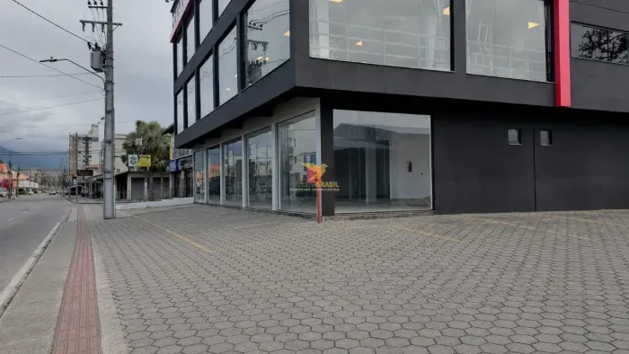 Amplo Ponto Comercial para Locação - 550 m² | Centro - Palhoça/SC