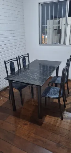 Mesa 6 lugares + cadeiras