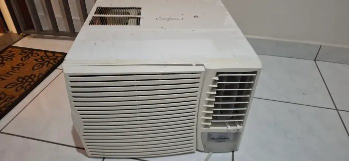 Ar Springer Midea 12000 BTUS