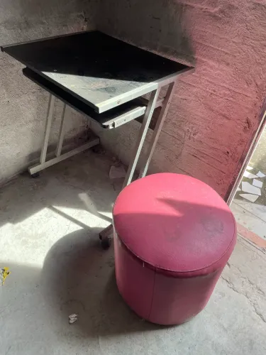 Mesinha pra Escritório + Puff