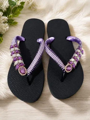 Chinelo bordado