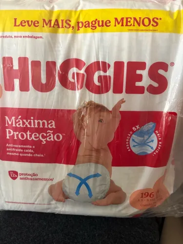Vendo Pacote Fechado de Fraldas Huggies tamanho M