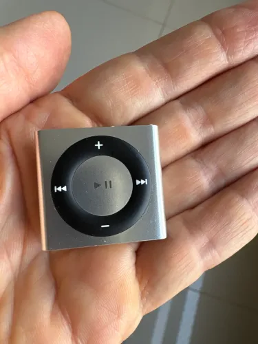 Apple iPod Shuffle de 4ª Geração (2 GB, Modelo A1373) 