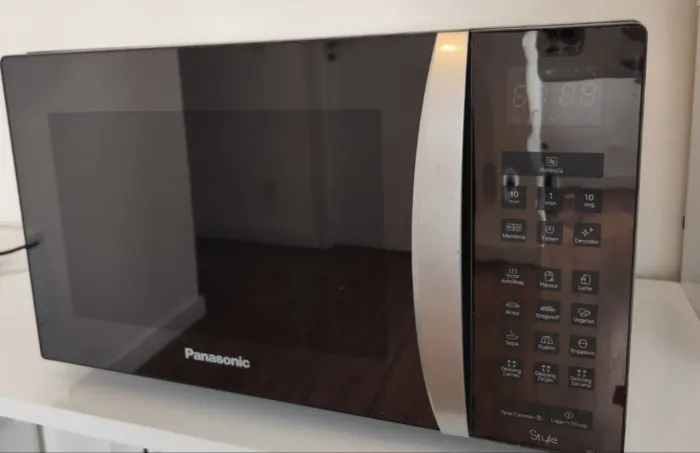 Microondas Panasonic 34l 900w - 220v - Semi-novo