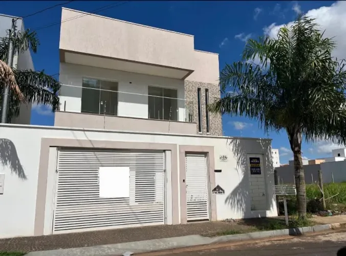 Sobrado Lindo e Novo no Bairro Novo Mundo em Uberlândia