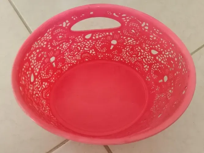2 porta pregador e treco de plástico