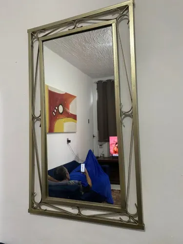  Espelho Decorativo Moldura de Ferro Ouro Velho 1,04m × 60cm ? Fabricação Própria
