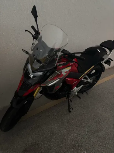 Moto Yasuna, 2025, novíssima, mil km rodado, vermelha, ótimo estado