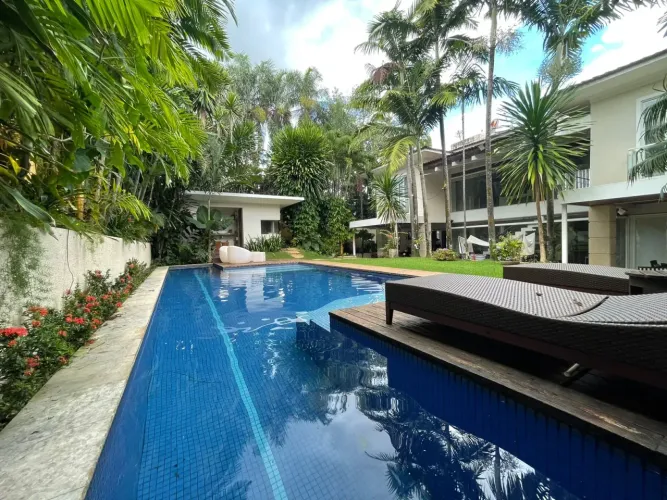 Casa de condomínio sobrado para aluguel possui 360 metros quadrados com 4 quartos
