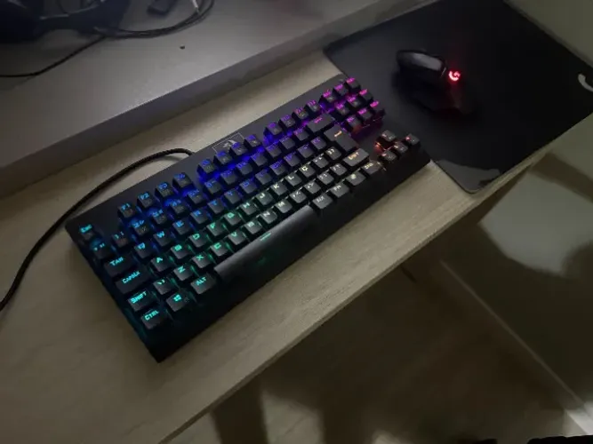 Teclado Mecânico Redragon Dark Avenger K568 RGB ABNT2