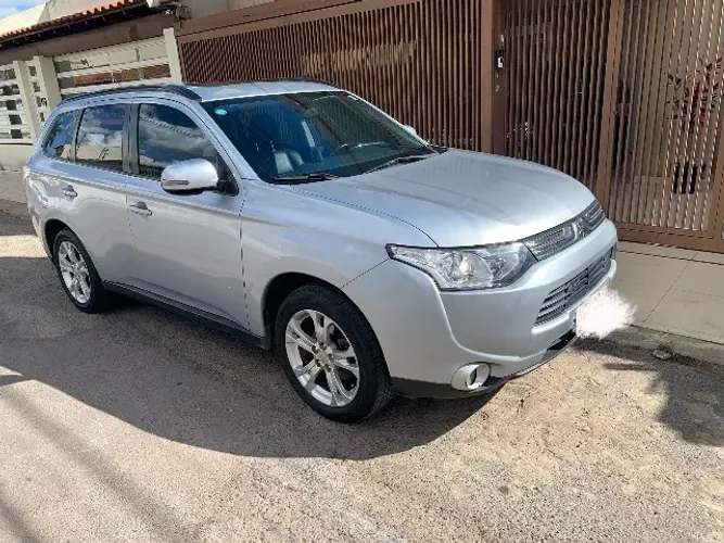 Mitsubishi Outlander 2.0 16V 160cv Aut. 2014