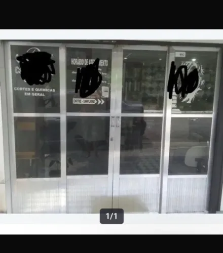Porta de alumínio para salão