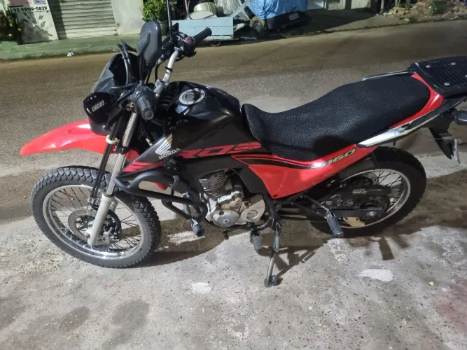 Vendo essa linda broz nada pra fazer só pega e andar
