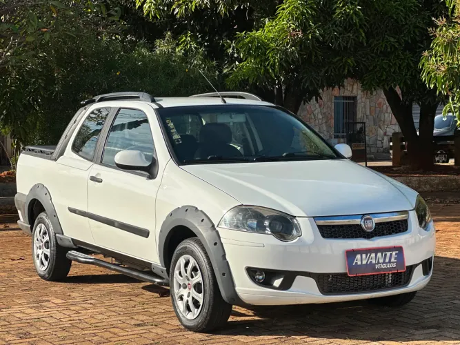 Fiat Strada Trekking 1.6 16V Flex CD 2013