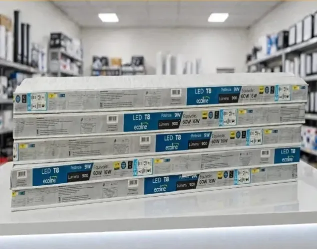 Lâmpada LED Tubular 9w Luz Branco Quente 60cm Amarelo Bivolt - Ecoline