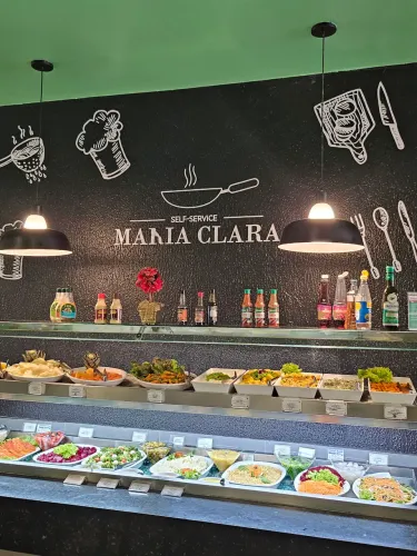 Auxiliar de Cozinha (preparação de saladas)