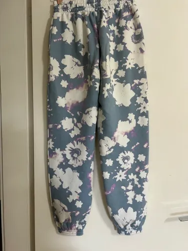 Calça de moletom Adidas estampada