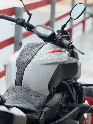 Yamaha MT-07 2024 | 34.000 km | Muitos acessórios | Impecável