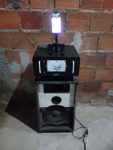 Som.  Montado.  Rádio.  Bluetooth.  USB. Pendrive.  E.  Auxiliar.  +. Caixa.  12.  