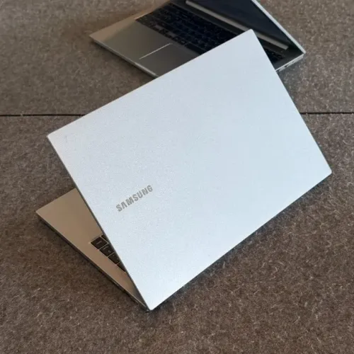 Notebook Samsung x50 i7 (10ª) | Nvidia GeForce MX110| 8gb de RAM | SSD de 512gb | Tela 15.