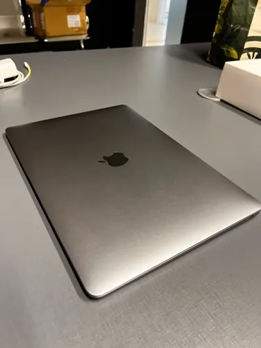 MacBook Air M1 - 256GB SSD 8GB Ram