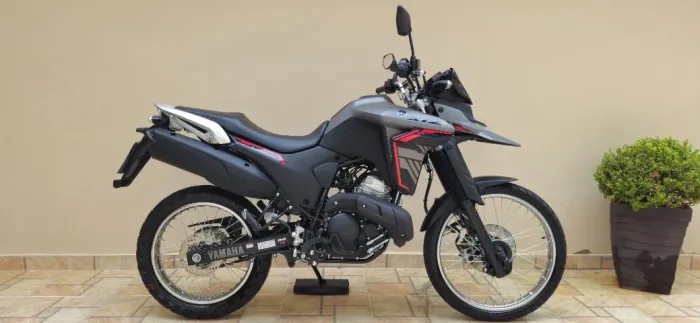 XTZ 250 LANDER - Único Dono - 1.150 KM - ESTADO DE ZERO!!!