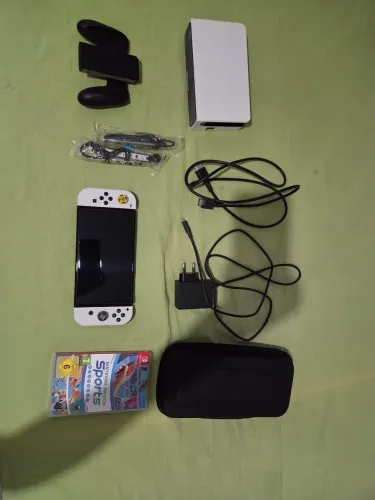 Nintendo Switch Oled com cartão de memória e Jogo