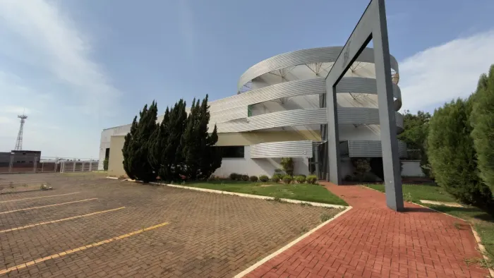 Barracão para alugar com 1942 m² - Lindóia - Londrina/PR