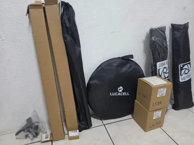 Kit Iluminação Fotográfica 2 Softbox + Greika LED + Rebatedor 110cm