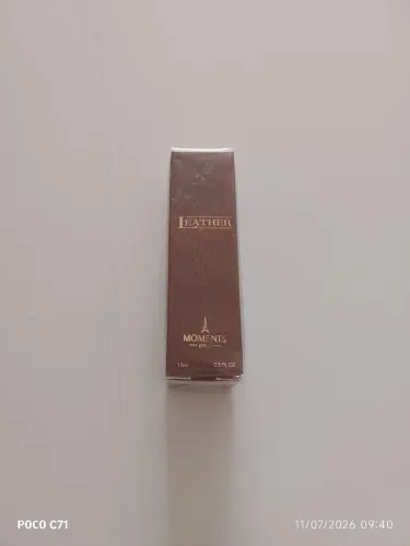 Leather perfume