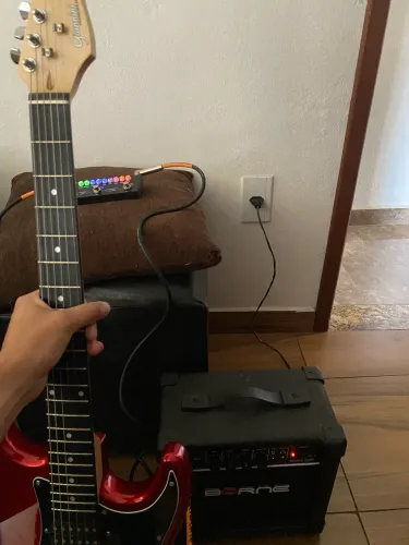 Guitarra Giannini mais amplificador e pedaleira