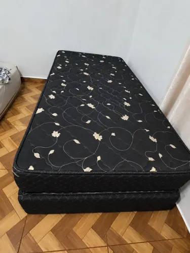     Cama Box Casal + Colchão - Conservada